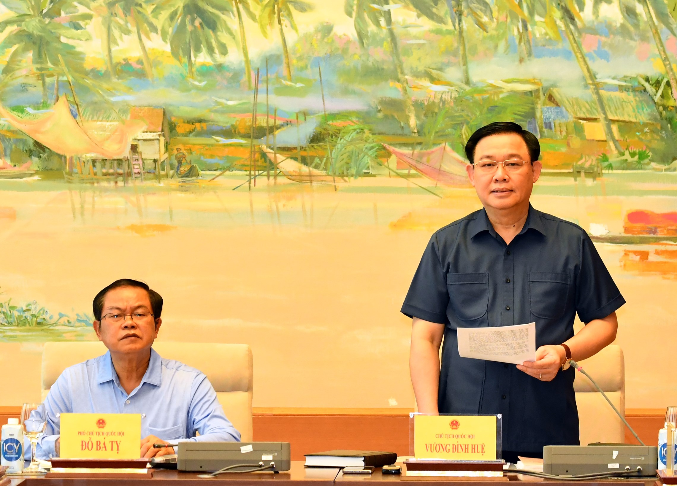 Chủ tịch Quốc hội Vương Đình Huệ làm việc với Ủy ban Quốc phòng và An ninh của Quốc hội